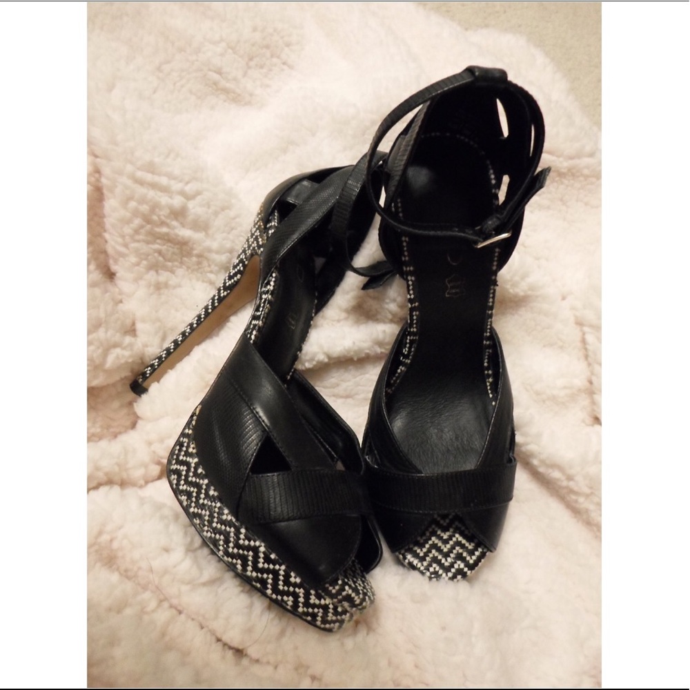 Strapy heel